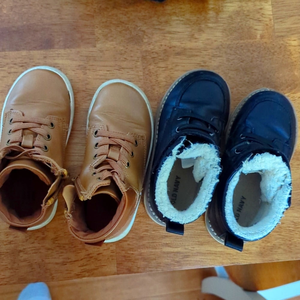 Old Navy Boots size 8